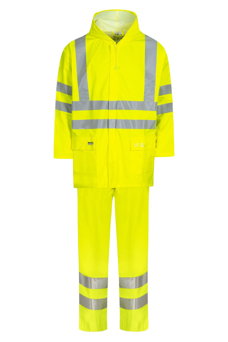 https://lyngsoe-rainwear.dk/wp-content/uploads/2019/04/LR552-53_Jacket_-_Trousers_Saturn_Y_41-1599x2400.jpg